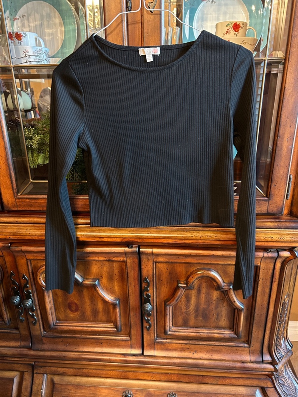 Gianni Bini Black Ribbed Long-Sleeve Crop Top